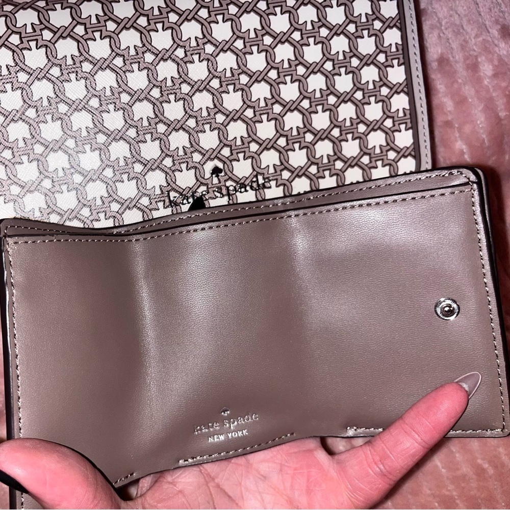 Kate Spade Crossbody / Wallet ♠️ - Picture 8 of 9
